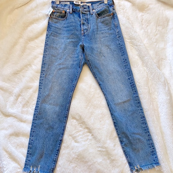 ⚡️💙 LEVI’S WEDGIE ICON (HIGH RISE MOM JEANS) ⚡️💙 - Picture 5 of 9